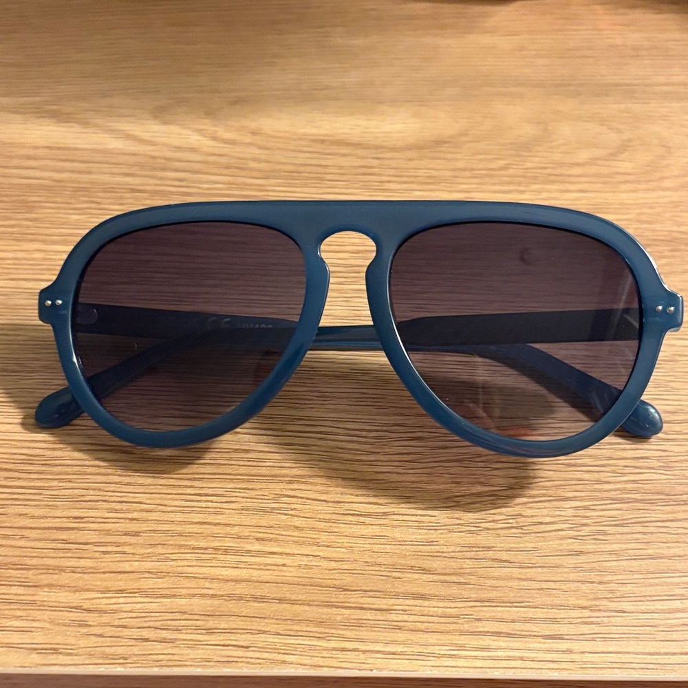 Stylish Blue Aviator Sunglasses